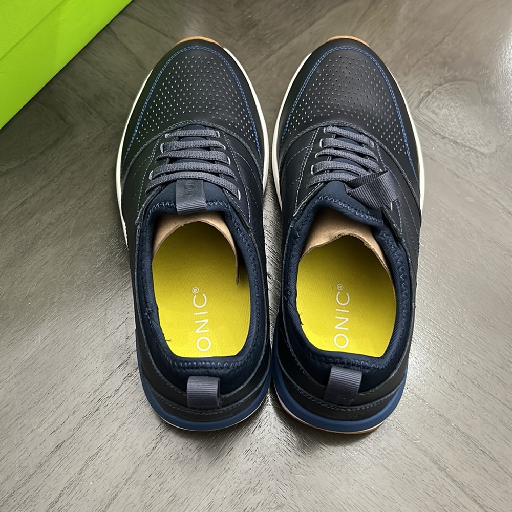 Vionic Trent Sneaker - Picture 5 of 16